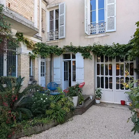 Maison Familiale - Centre - 2 * Angers